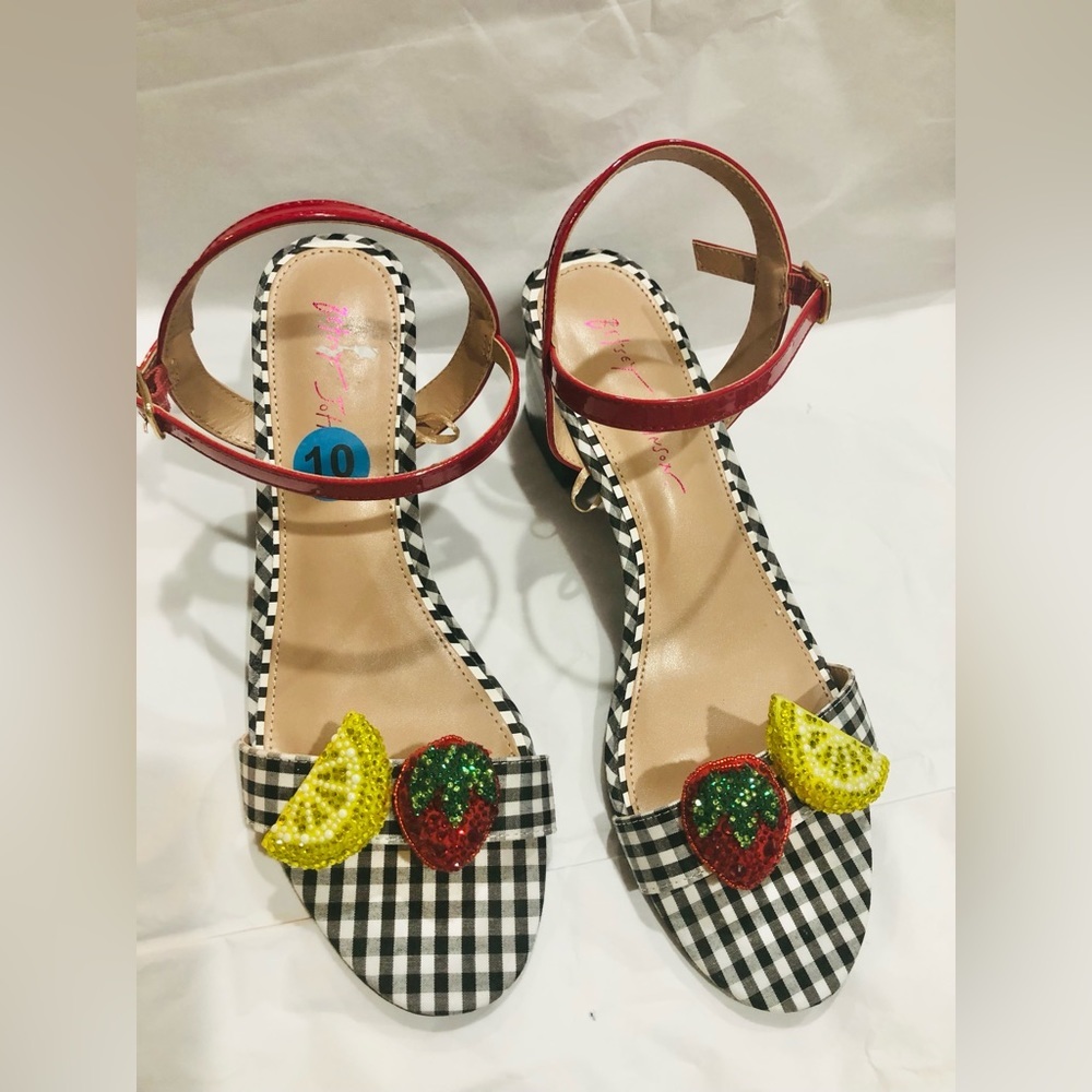 Betsey Johnson gingham print lemon strawberry red patent strap chunky heels sz10 - Picture 3 of 16